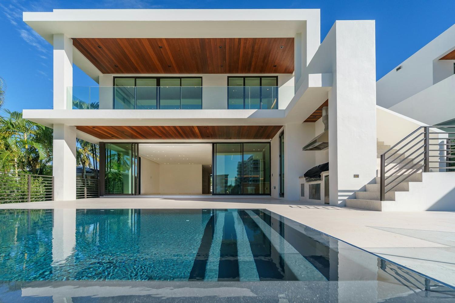 Glass House on Palm Row, photo 1